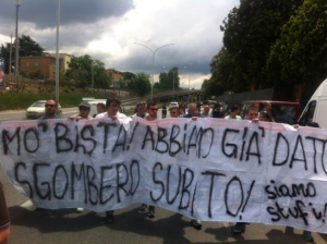 La cartiera non chiude più, dietrofront del Comune, e in VI scatta la rivolta