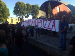I cittadini protestano contro il TMB di via Salaria e il Municipio ospita i ROM